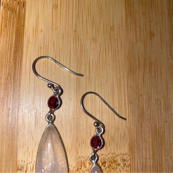 Garnet and selenite French hook earrings - Picture 3 of 6